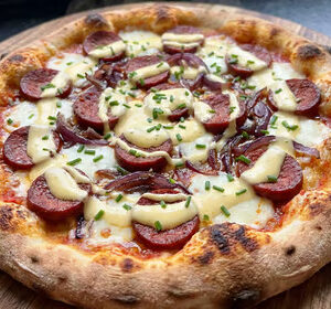 Pizza Sucuk Hollandaise